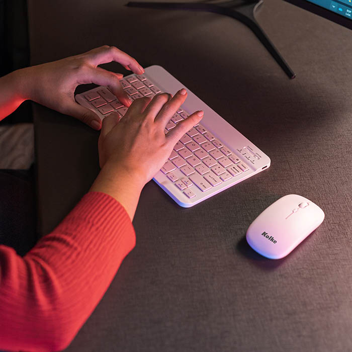 KIT DE TECLADO Y MOUSE KOLKE INALAMBRICO BT ROSA KEK-718