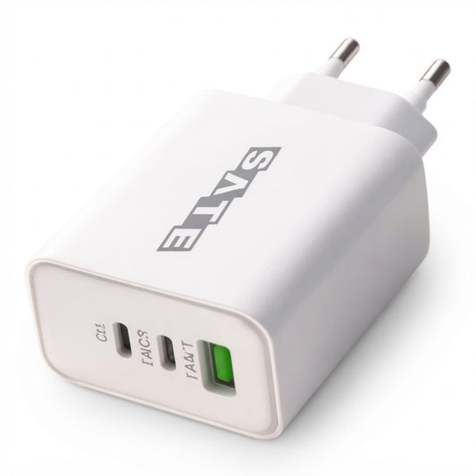 Adaptador Cargador SATE A-CC2002 20W USB QC3.0 + 2 Tipo C PD Carga Rápida sobre fondo blanco