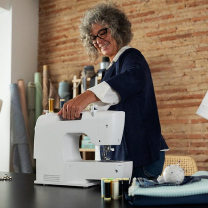 Máquina De Coser BelleCouture 21500
