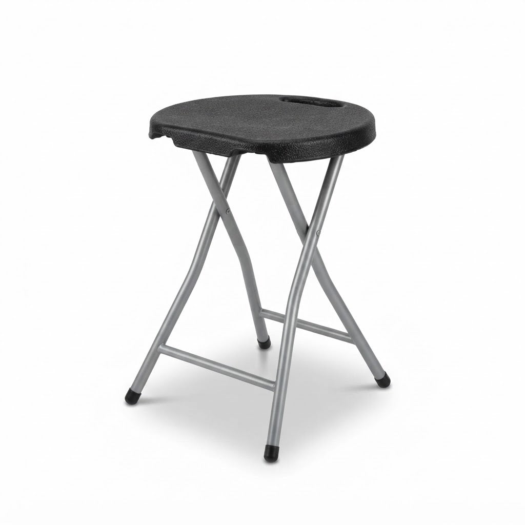 Butaca plegable de plástico negro con patas metálicas