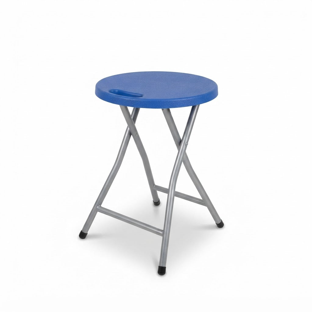 Butaca plegable de plástico azul con patas metálicas