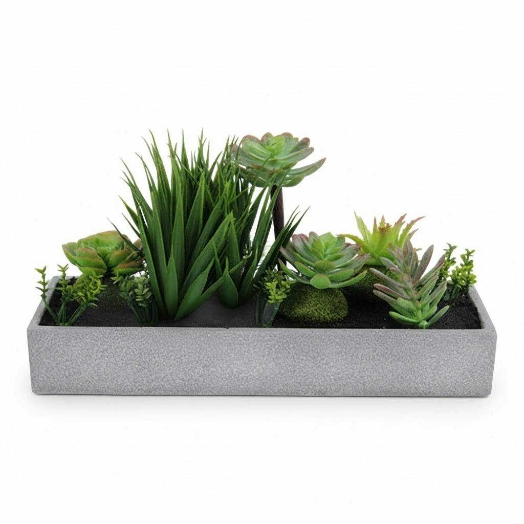 Jardinera de suculentas artificiales 30 cm sobre fondo blanco