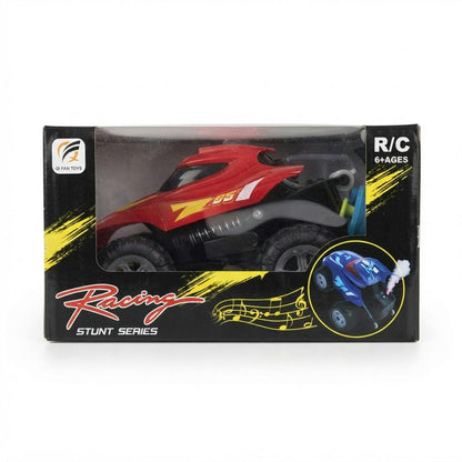 Auto a control remoto acrobático Racing Stunt rojo sobre fondo blanco