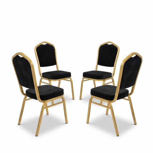 Cuatro sillas para eventos con tapizado negro y estructura dorada