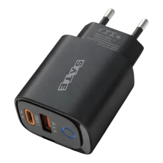 Adaptador cargador SATE A-CC1204 compacto con puertos USB y Tipo C