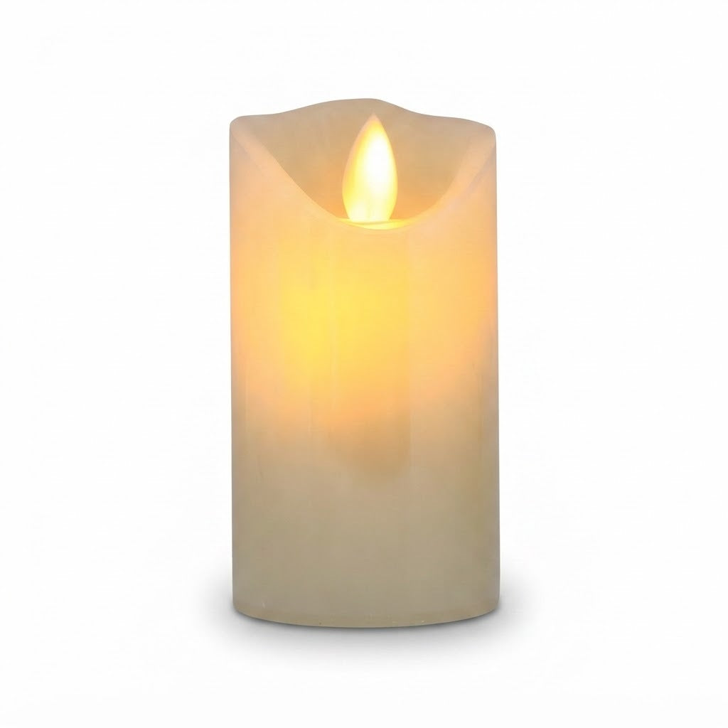 Vela LED Decorativa A- de 10,1 cm con Efecto Parpadeo, vista de producto sobre fondo blanco